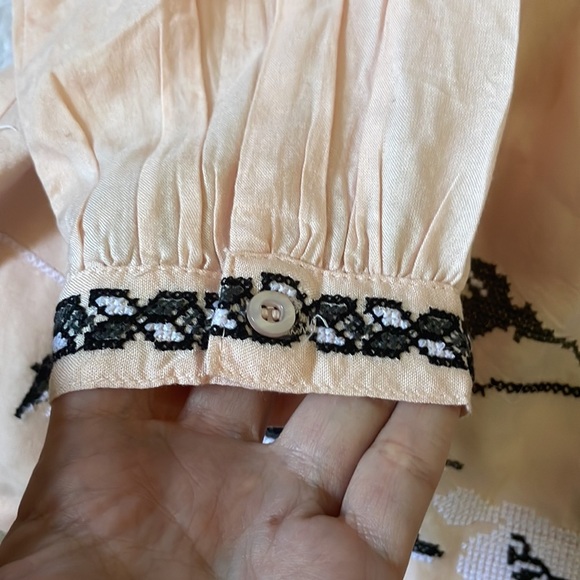 Venus Embroidered Boho Light Pink Blouse - Picture 3 of 7